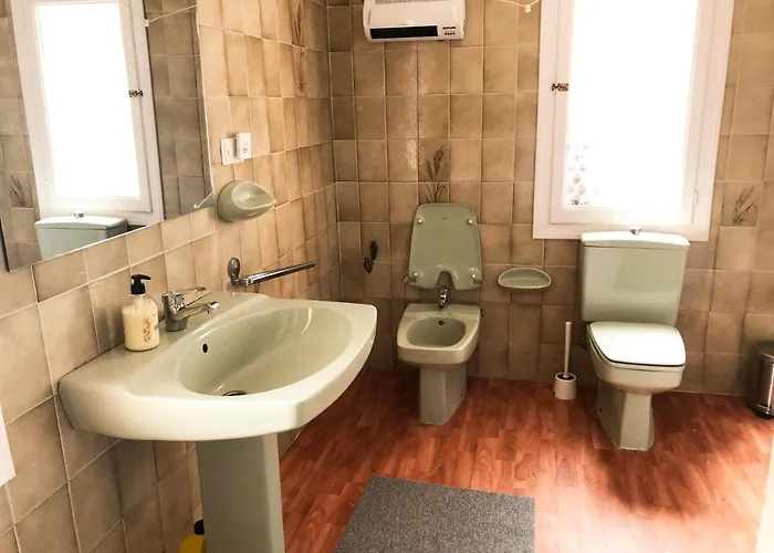 Cucarres Holiday home *